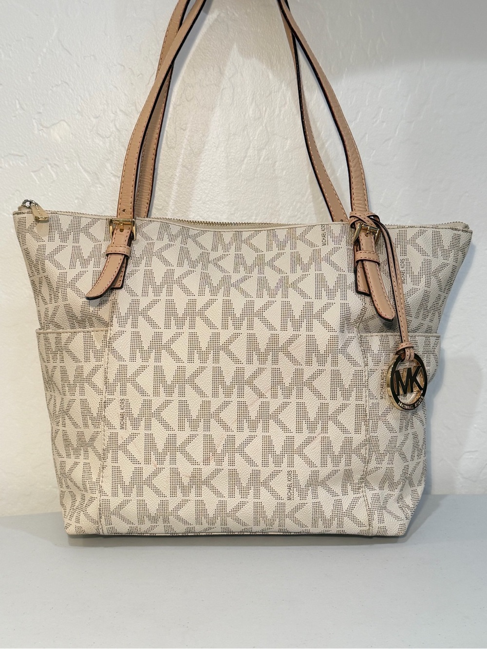 Michael Kors Jet Set Large Signature Pocket Tote